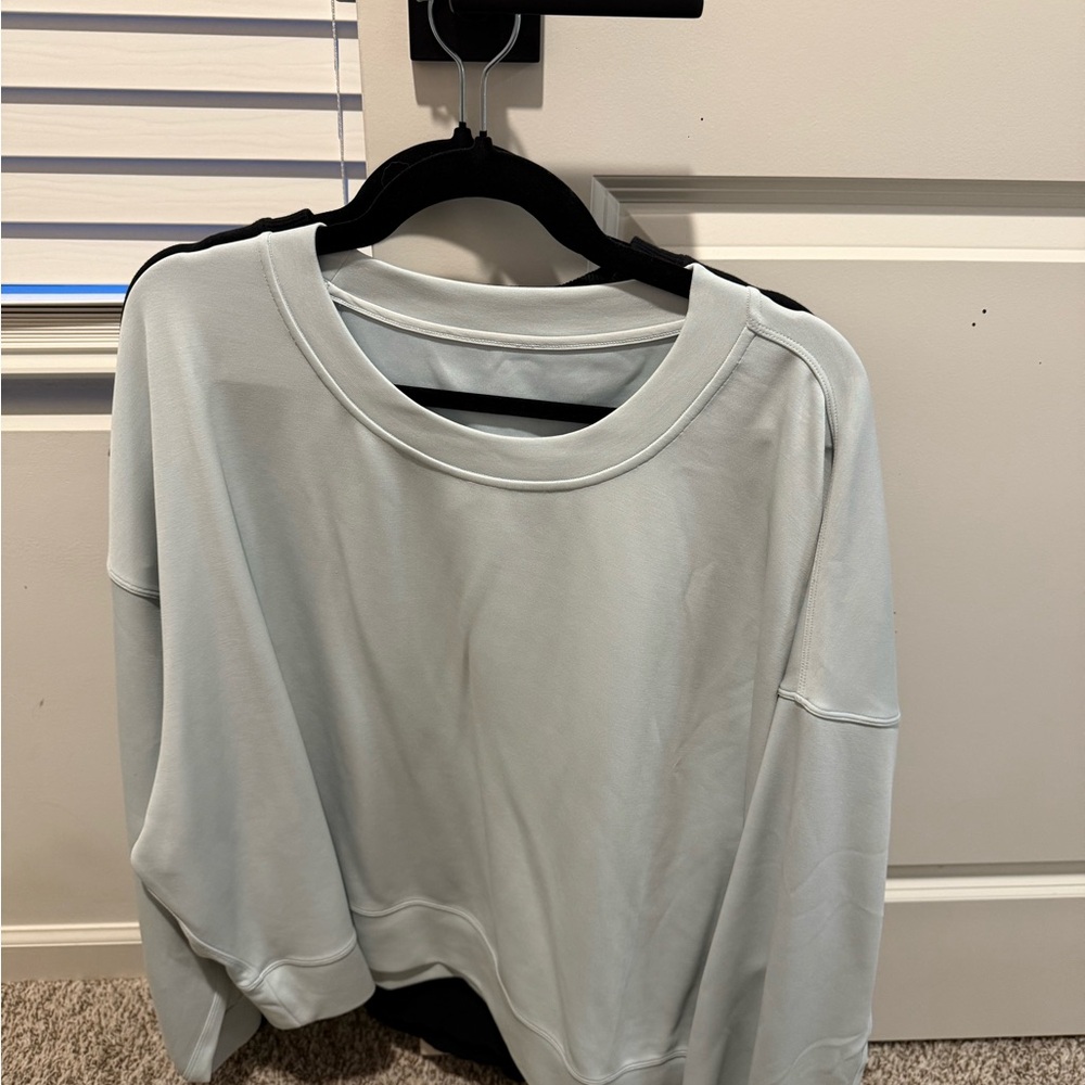 Lululemon sweatshirt